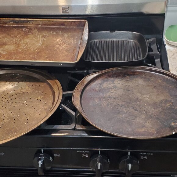 ESTATE SALE BUNDLE, FRAMED VINTAGE PIPES, PANS, Q SHEET, MOUNTED LARGE BASS FISH - Picture 4 of 7